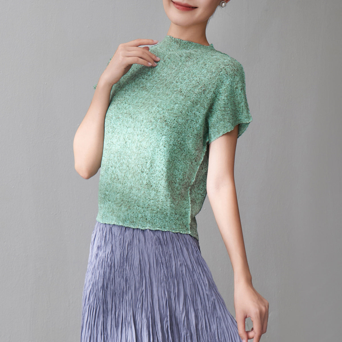 High elasticity round neck T-shirt for women